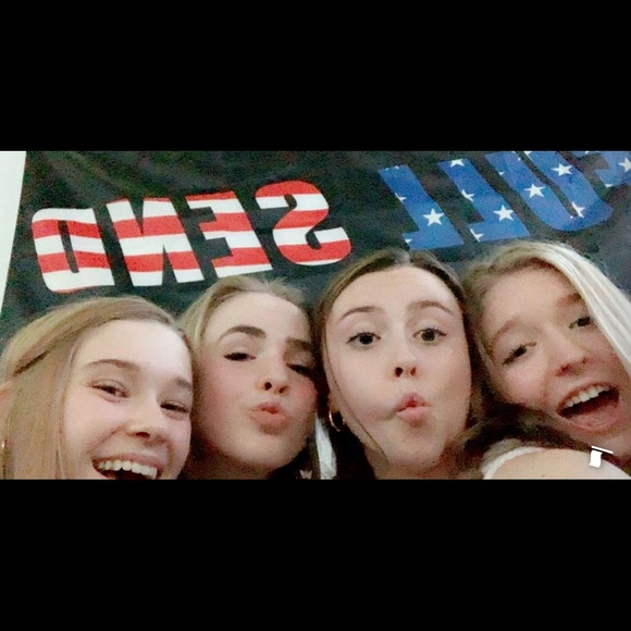 Meet your Posher, Alex - Picture 3 of 3